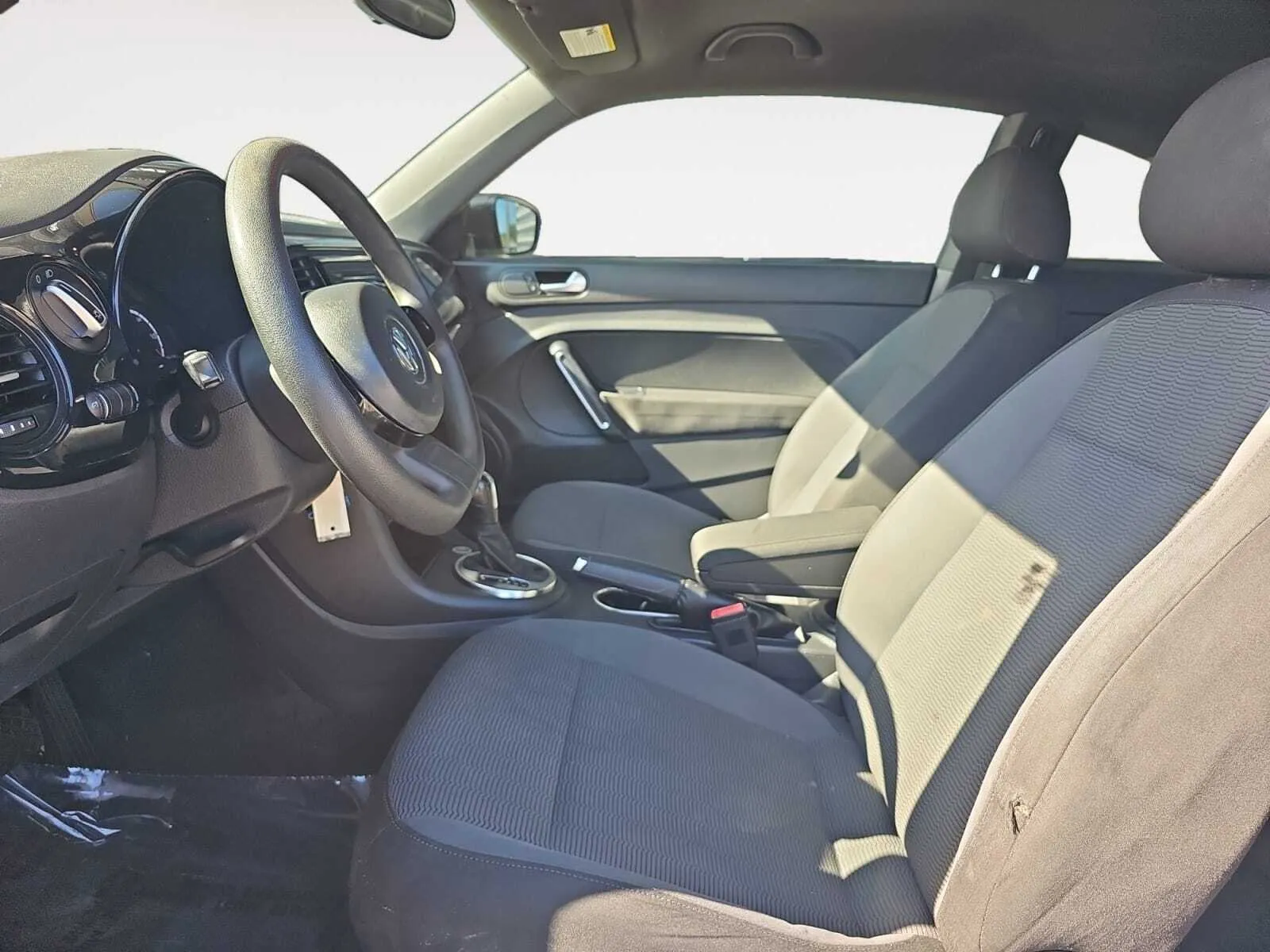 Volkswagen Beetle photo 19