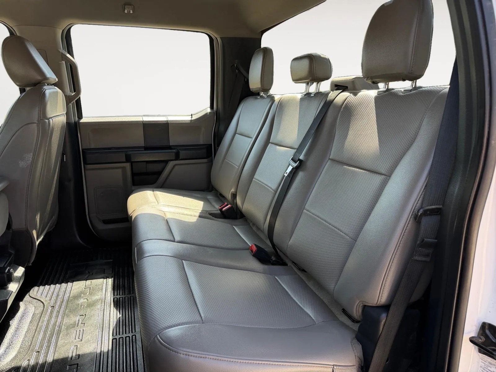 Ford F-450 photo 24