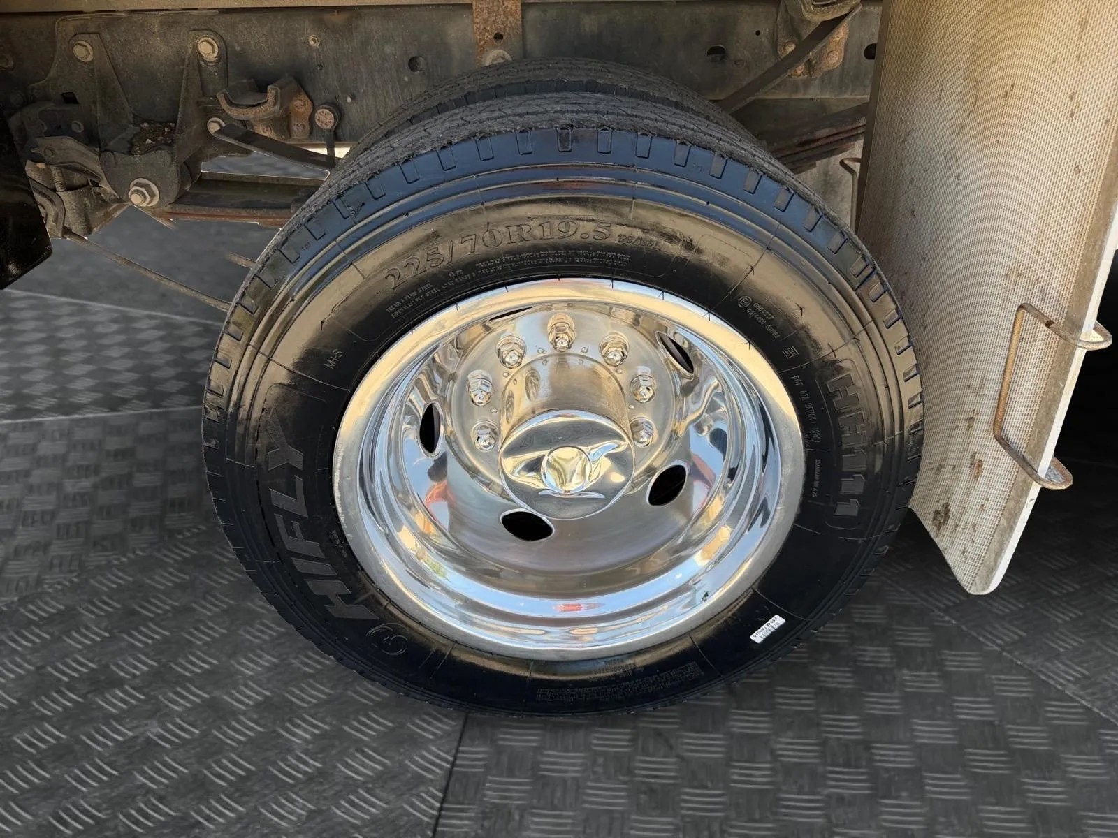 Ford F-450 photo 14