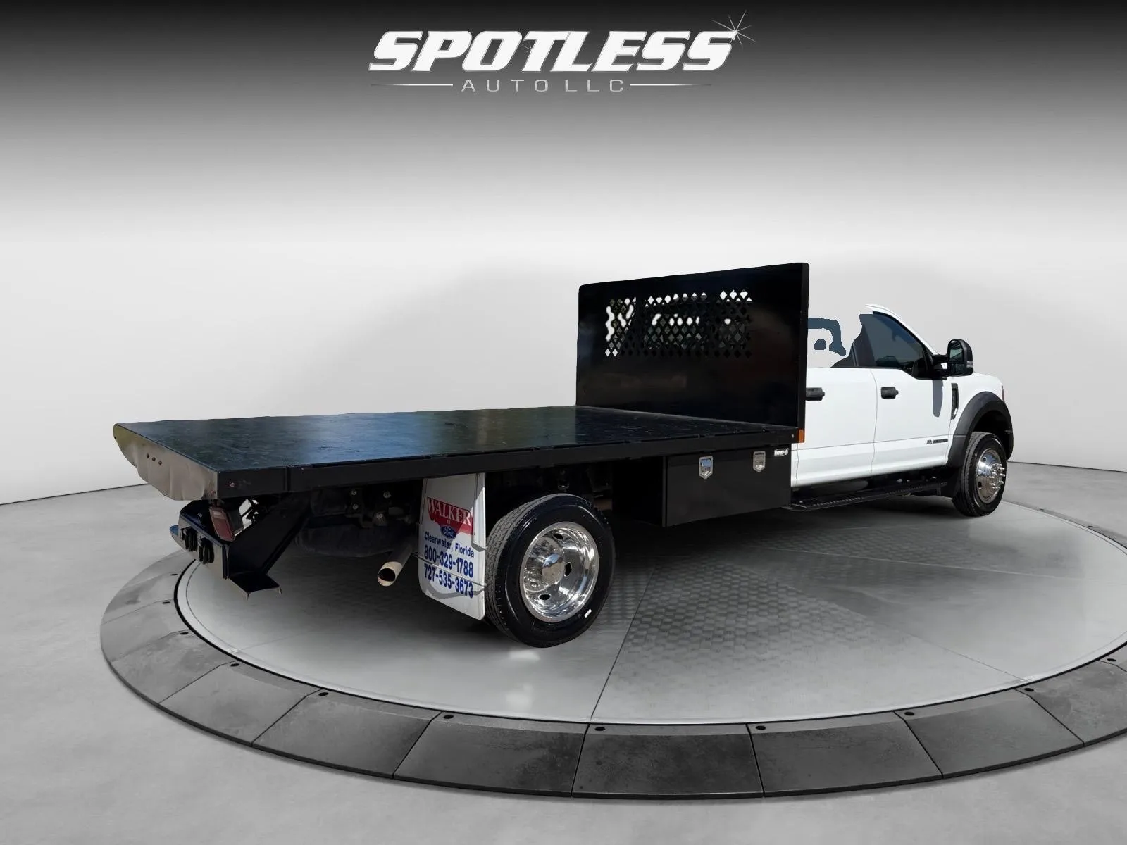 Ford F-450 photo 9