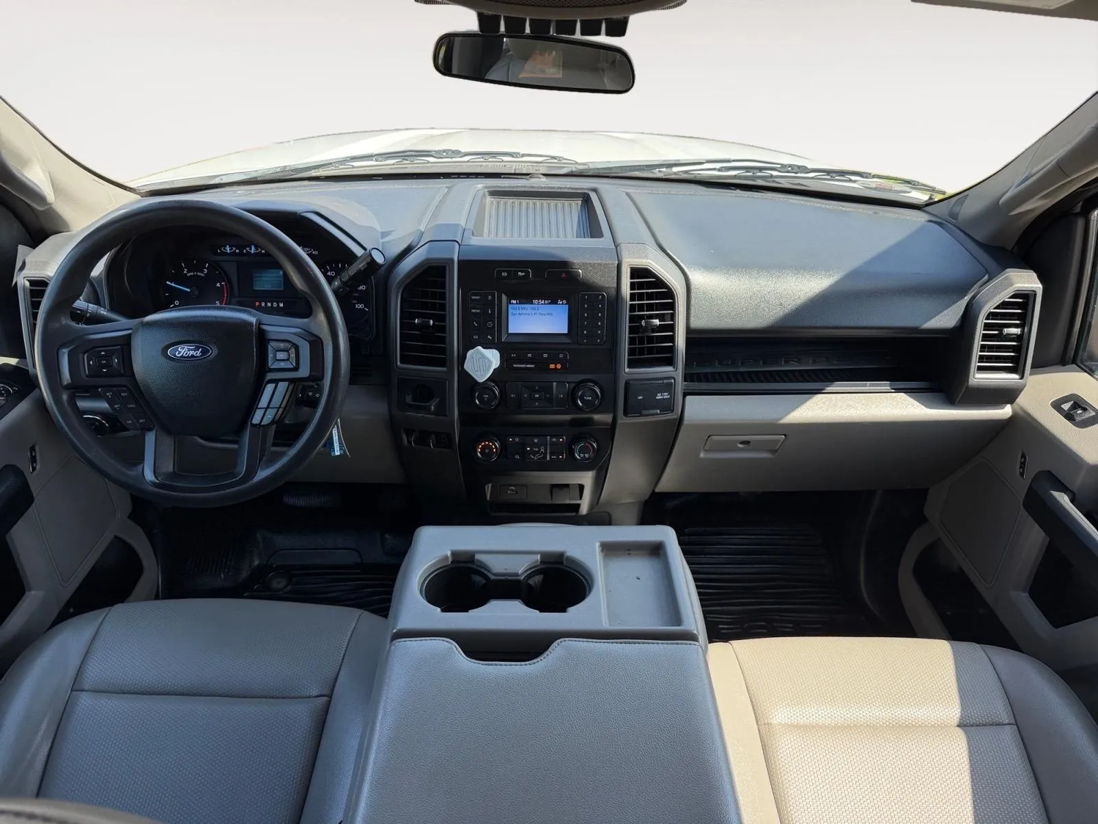 Ford F-450 photo 21