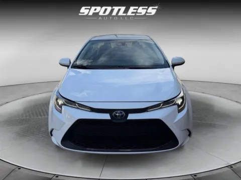 More photos of 2022 Toyota Corolla Hybrid LE at Spotless Auto San Pedro, TX