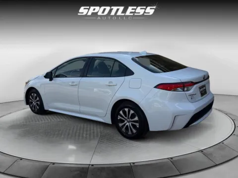 More photos of 2022 Toyota Corolla Hybrid LE at Spotless Auto San Pedro, TX