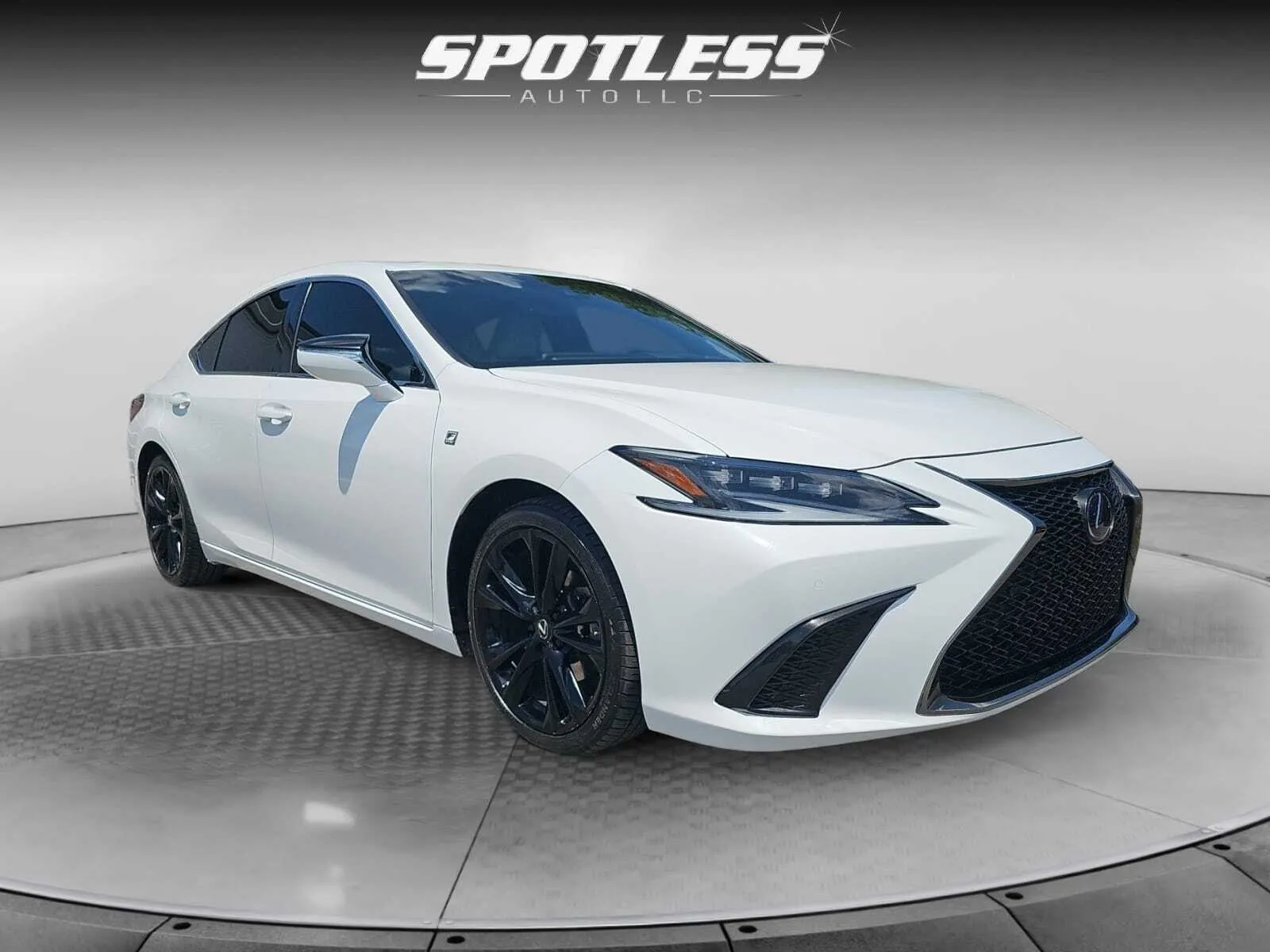 Lexus ES photo 11