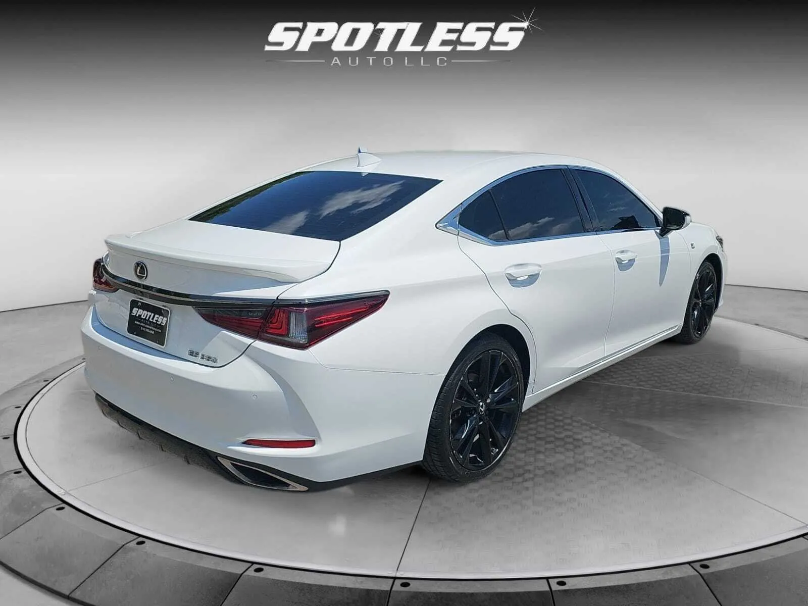 Lexus ES photo 9