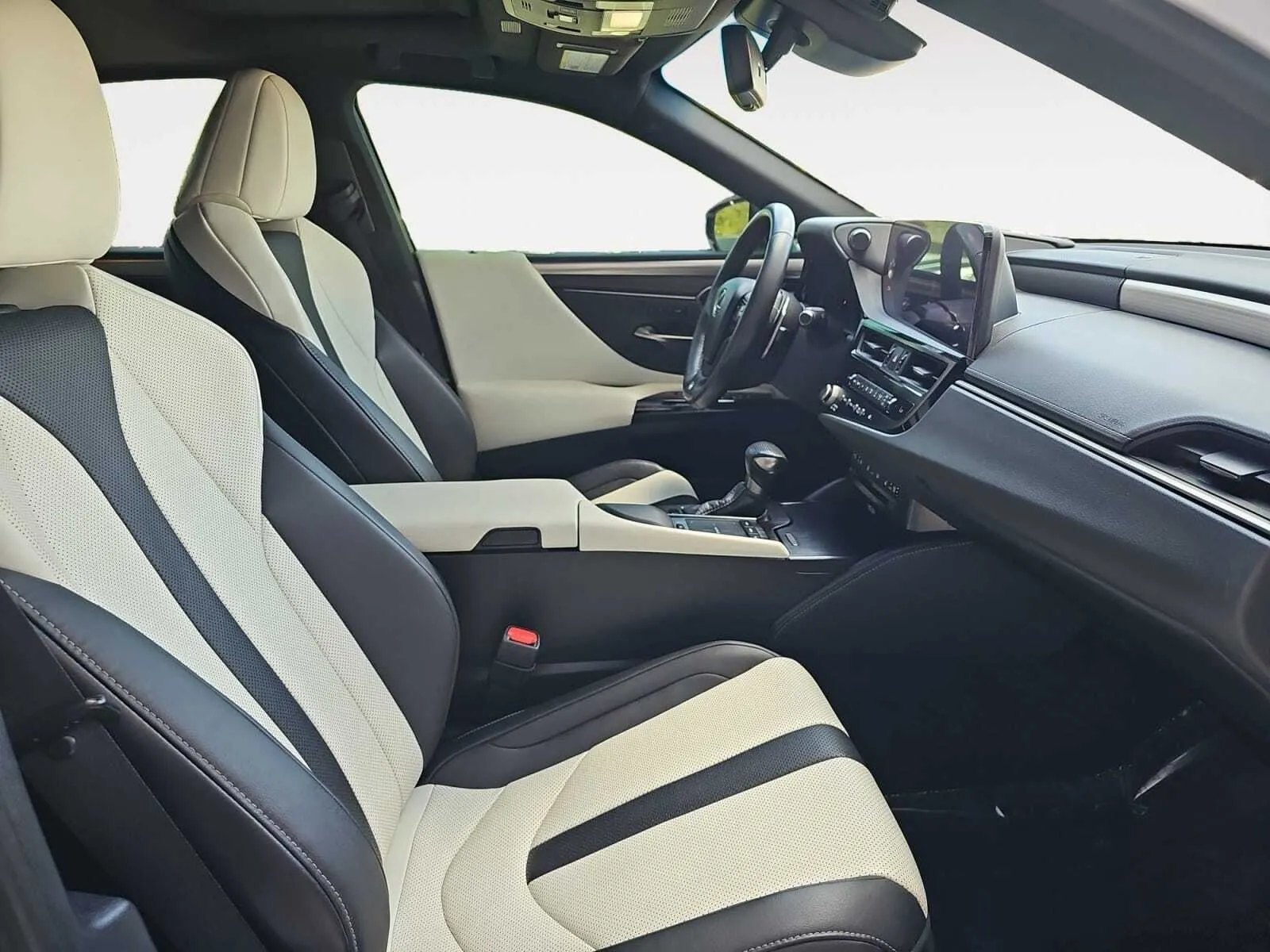 Lexus ES photo 27