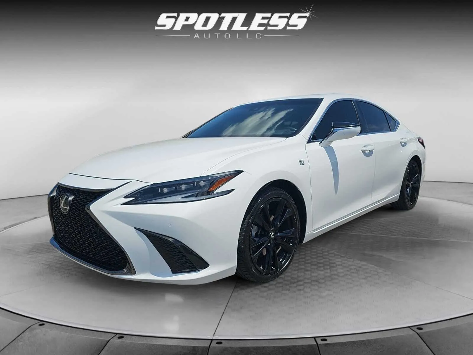 Lexus ES photo 10