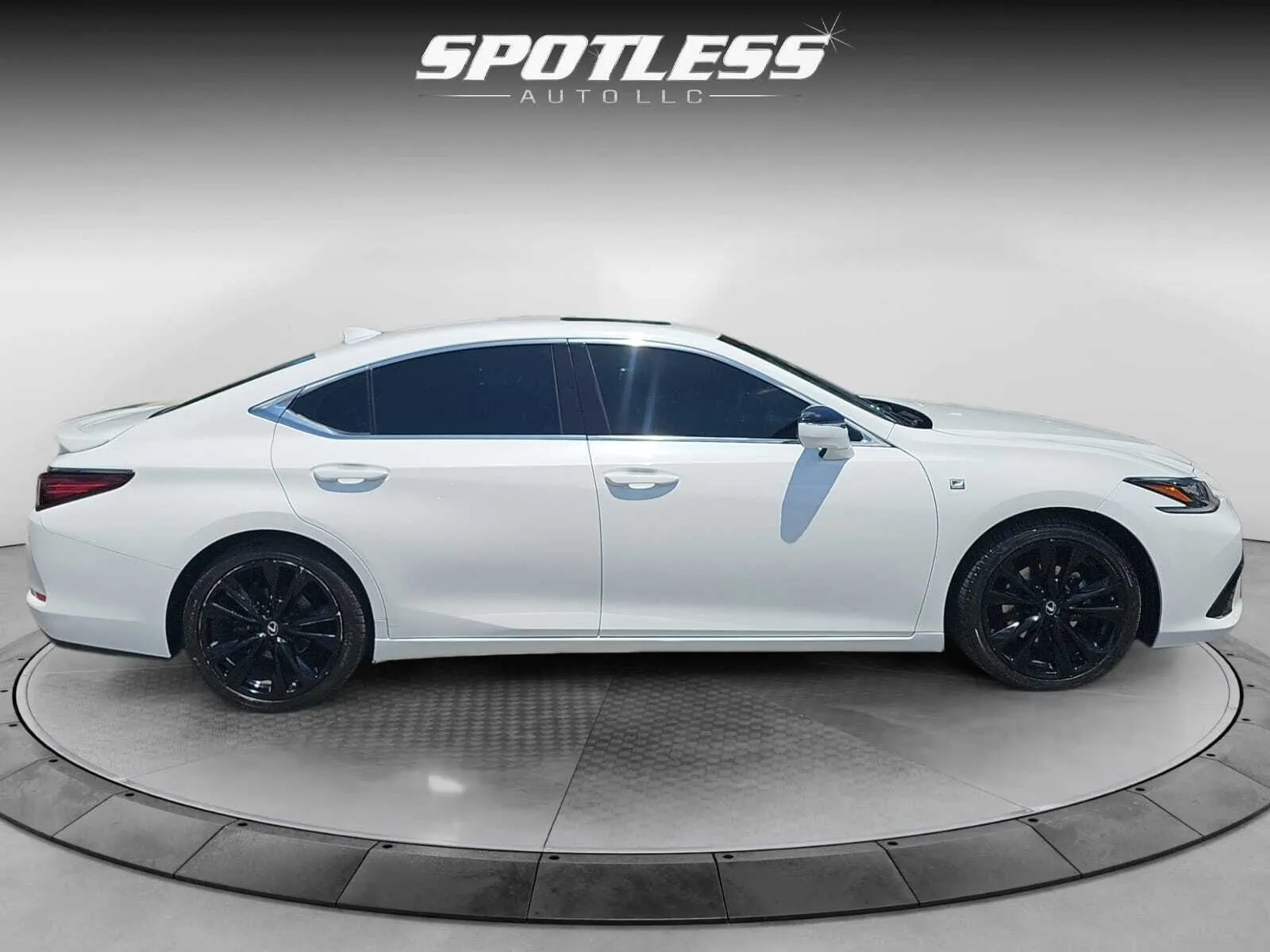 Lexus ES photo 8