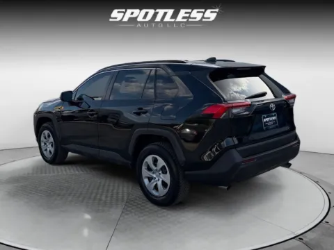 More photos of 2020 Toyota RAV4 LE at Spotless Auto San Pedro, TX