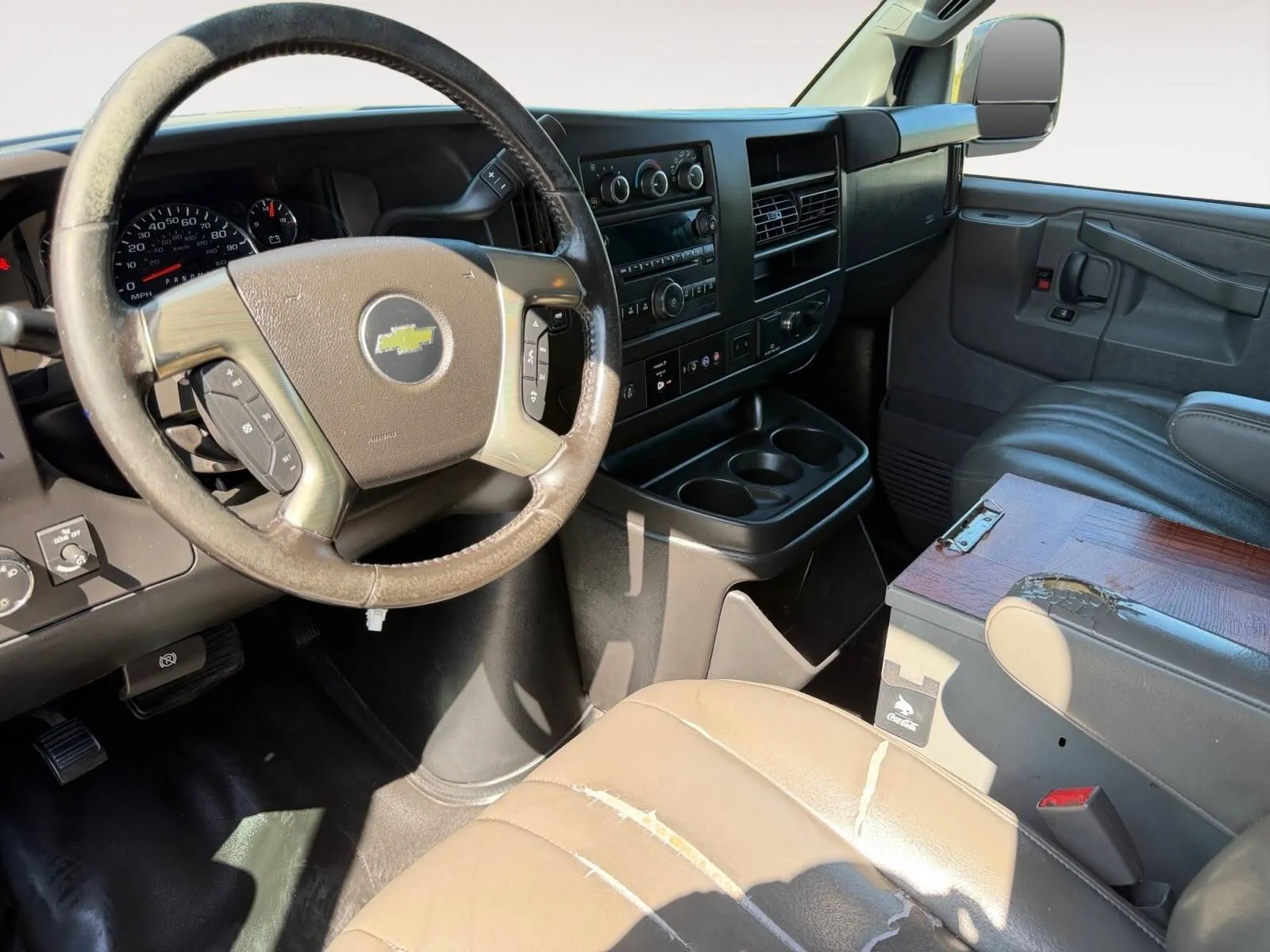 Chevrolet Express photo 21