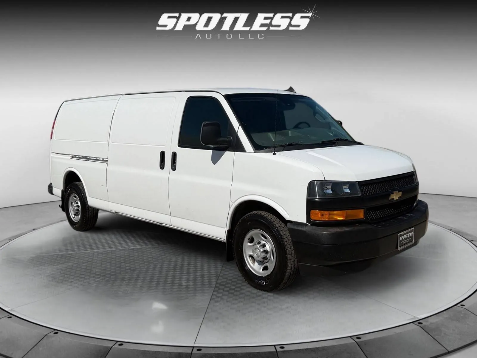 Chevrolet Express photo 7
