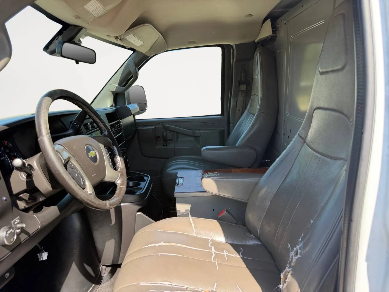 Chevrolet Express photo 19