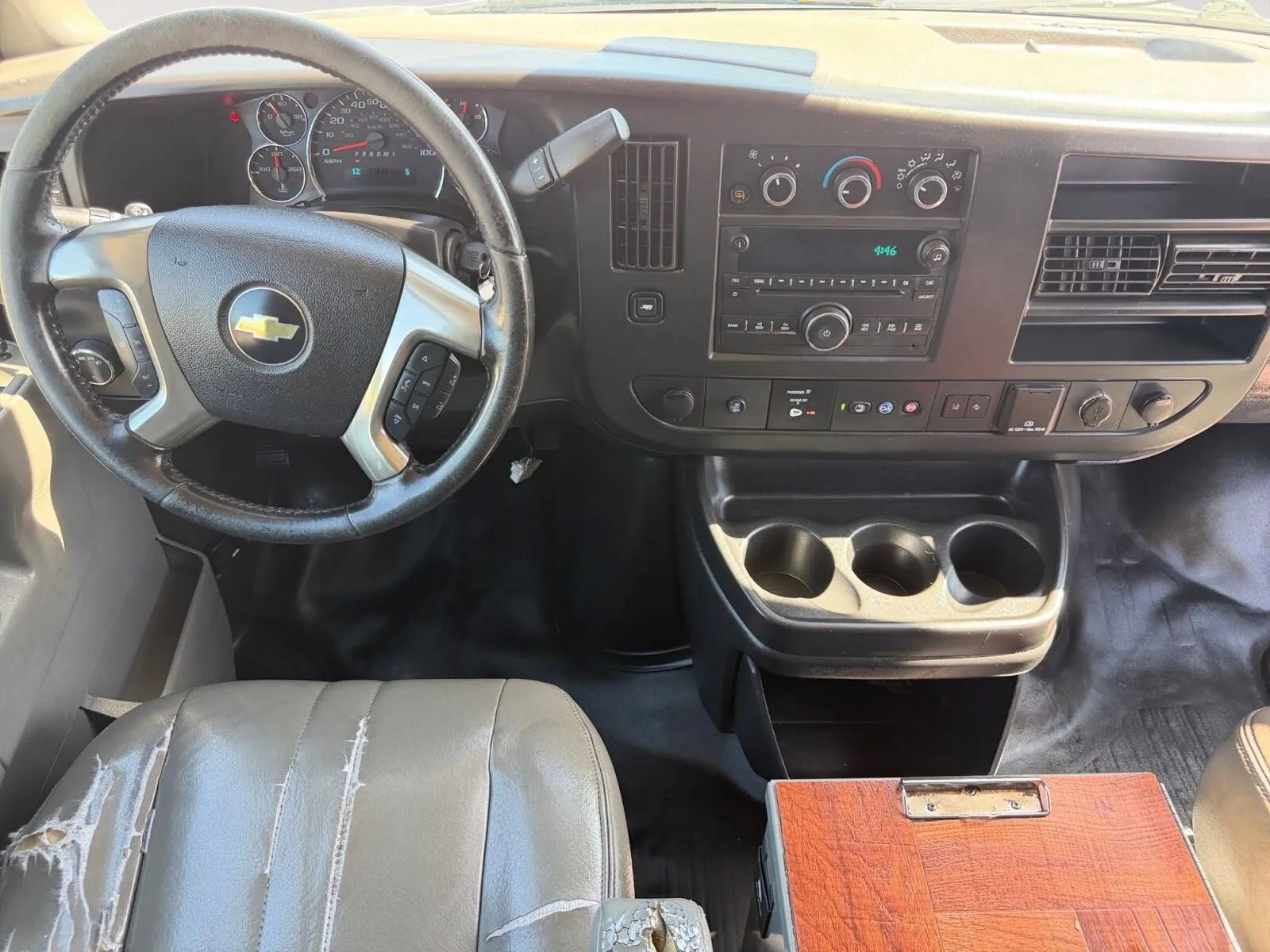 Chevrolet Express photo 20