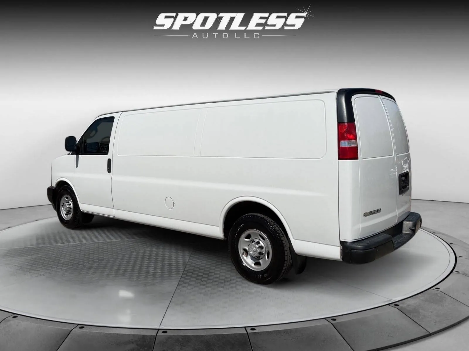 Chevrolet Express photo 4