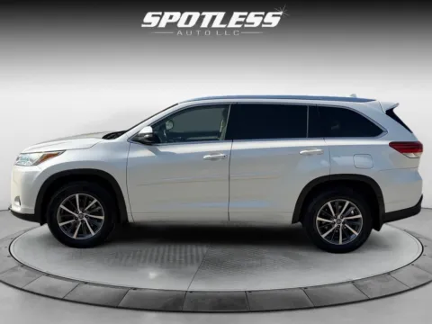 Another view of 2018 Toyota Highlander for sale in San Antonio, TX at Spotless Auto San Pedro