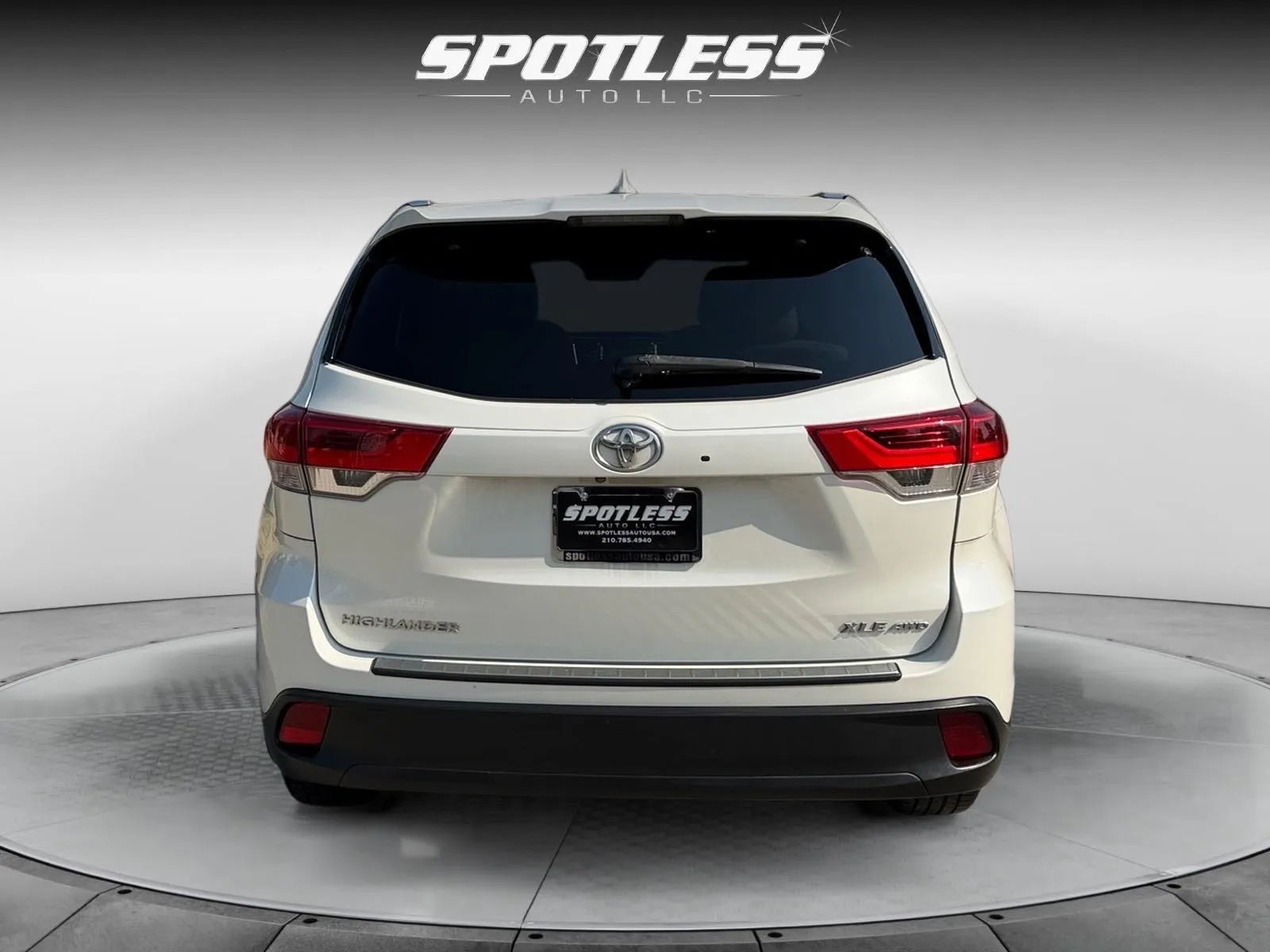 Toyota Highlander photo 6