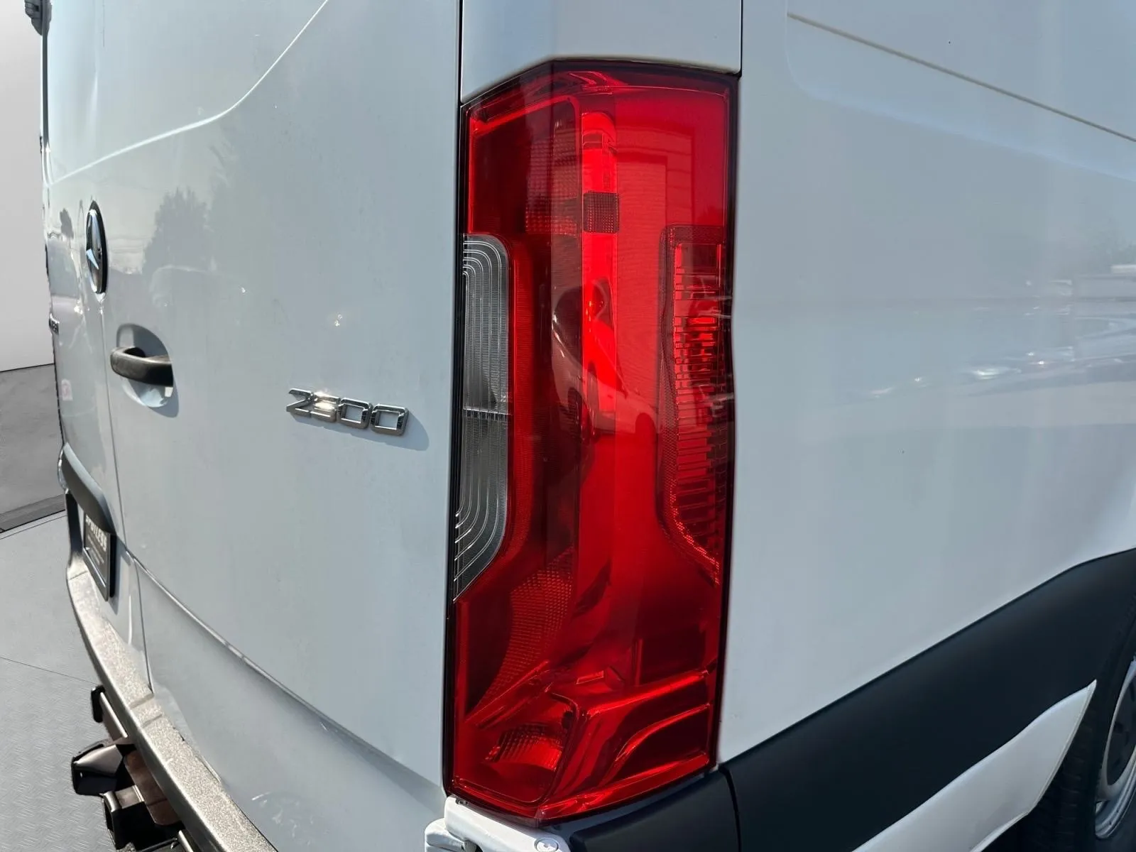 Mercedes-Benz Sprinter photo 12