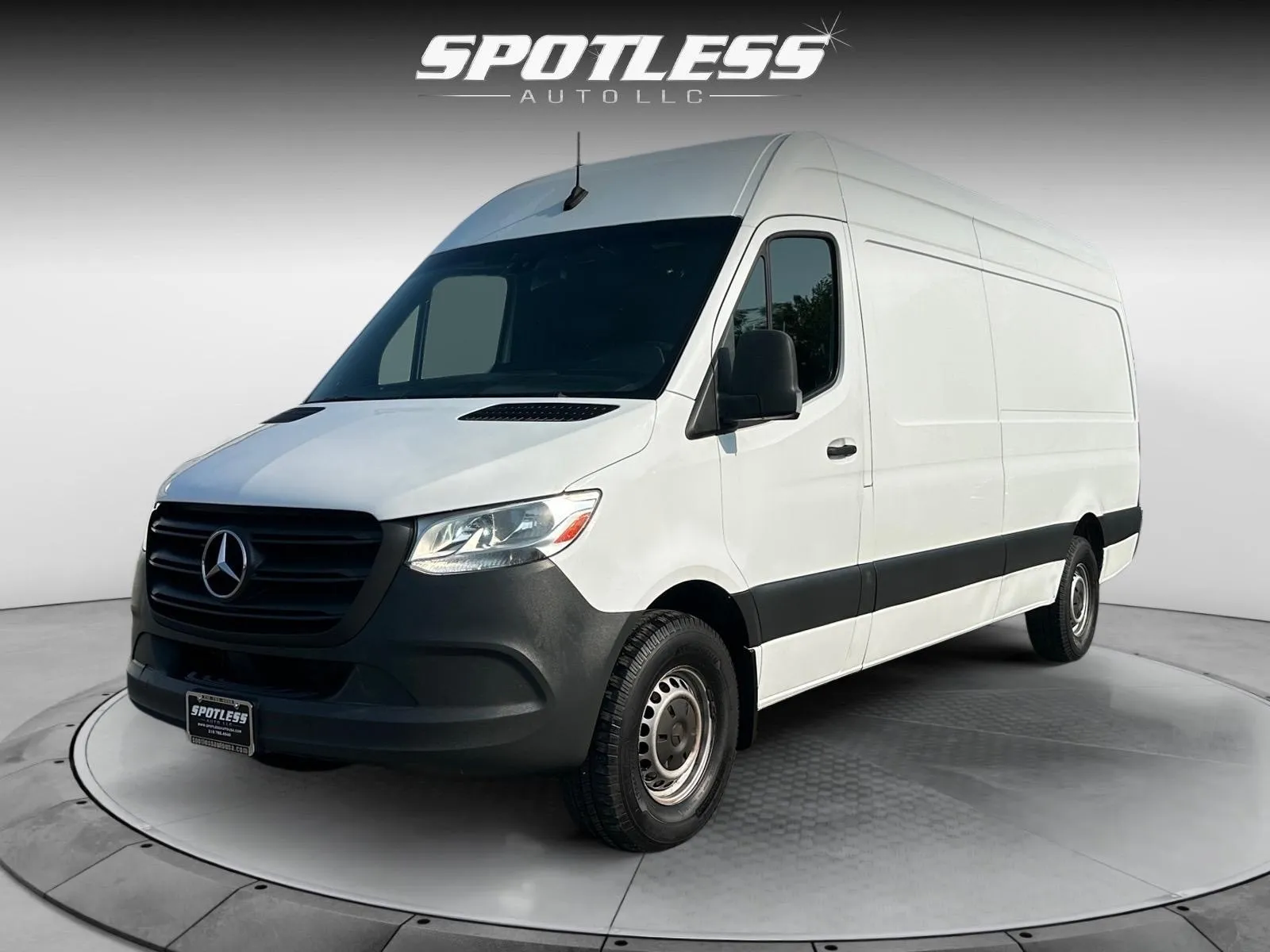 Mercedes-Benz Sprinter photo 10