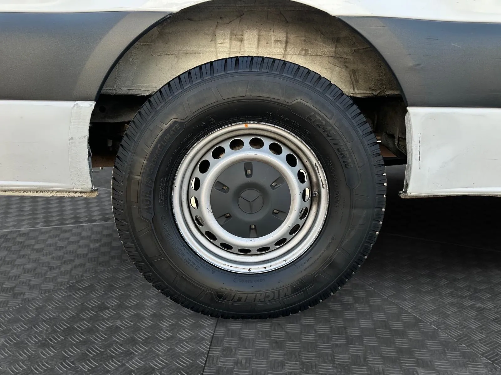 Mercedes-Benz Sprinter photo 14