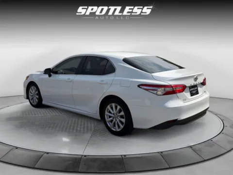 More photos of 2018 Toyota Camry LE at Spotless Auto San Pedro, TX