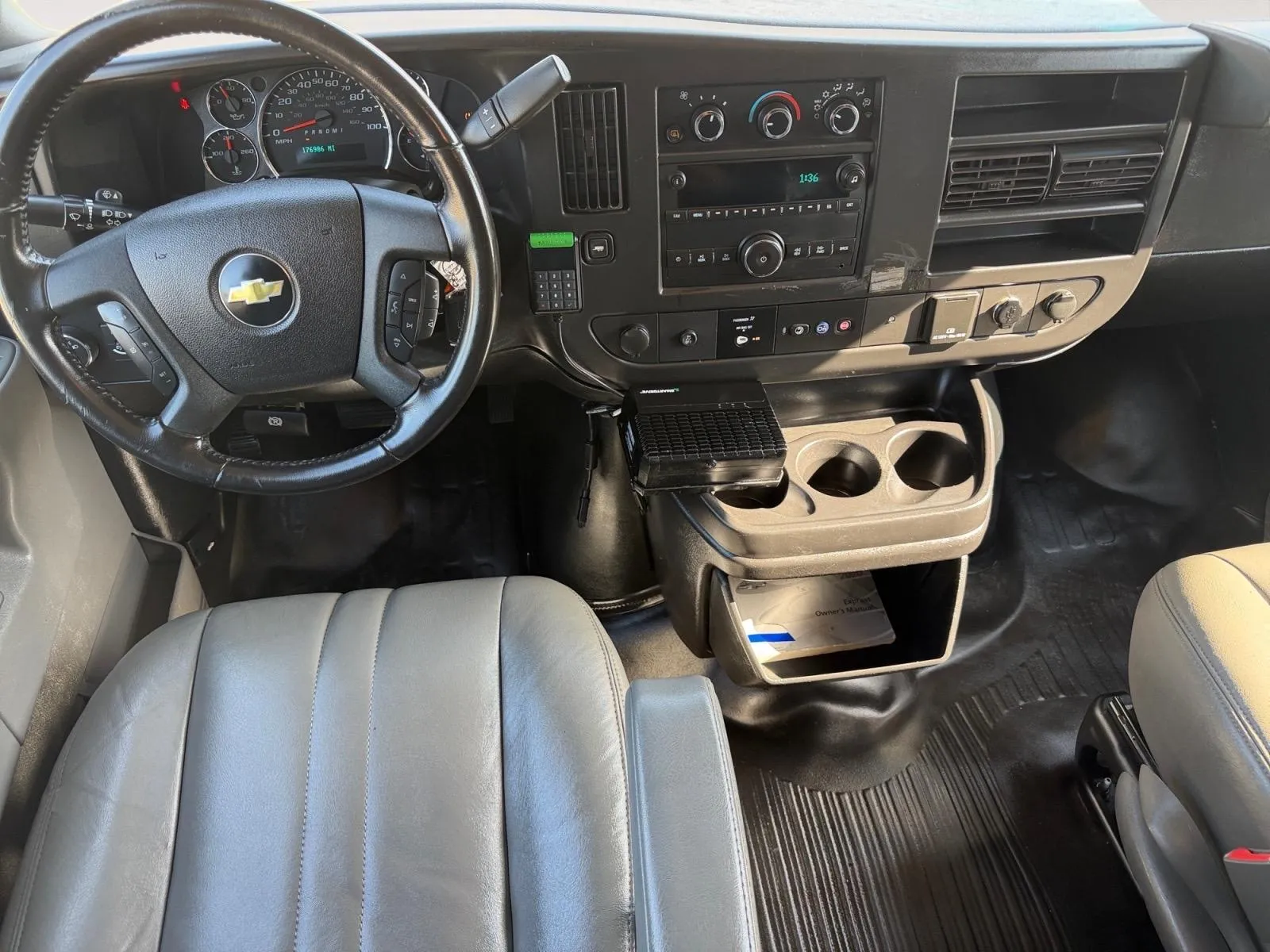 Chevrolet Express photo 21