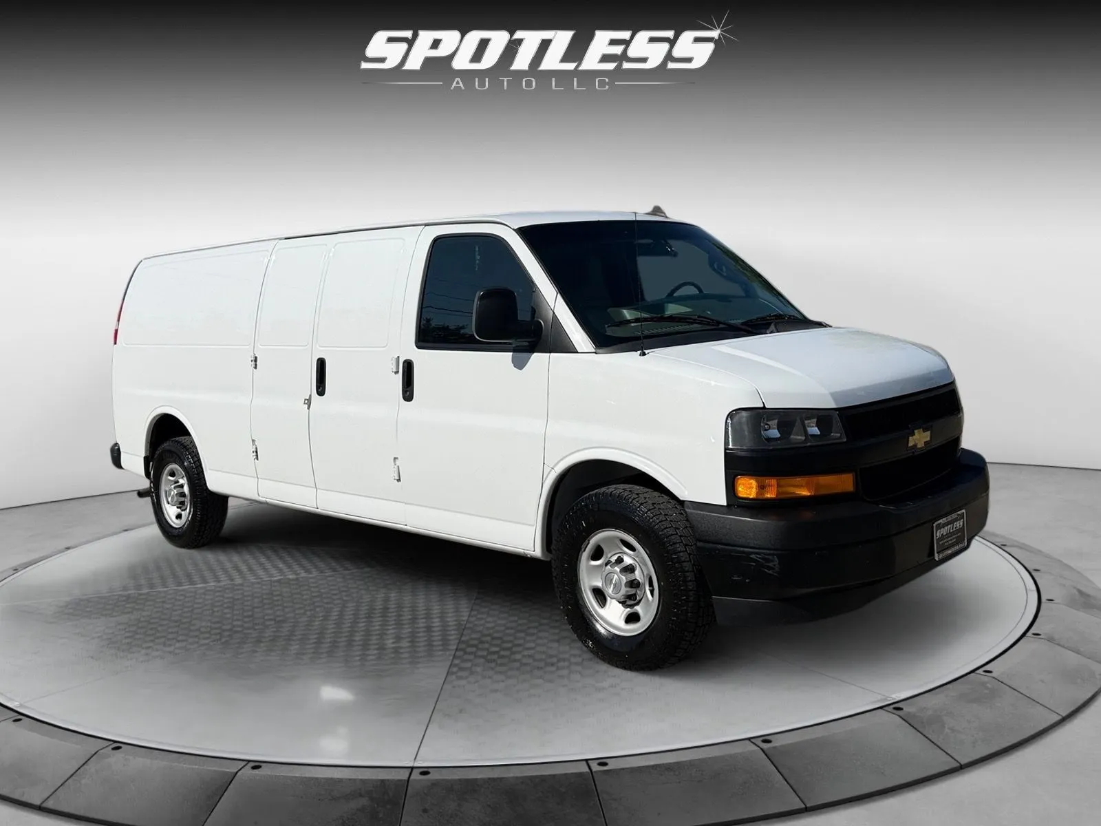 Chevrolet Express photo 7