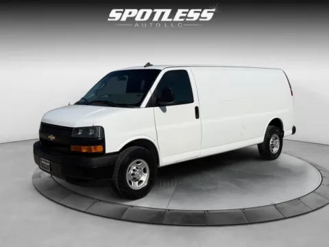 White 2020 Chevrolet Express 3500 for sale in San Antonio, TX