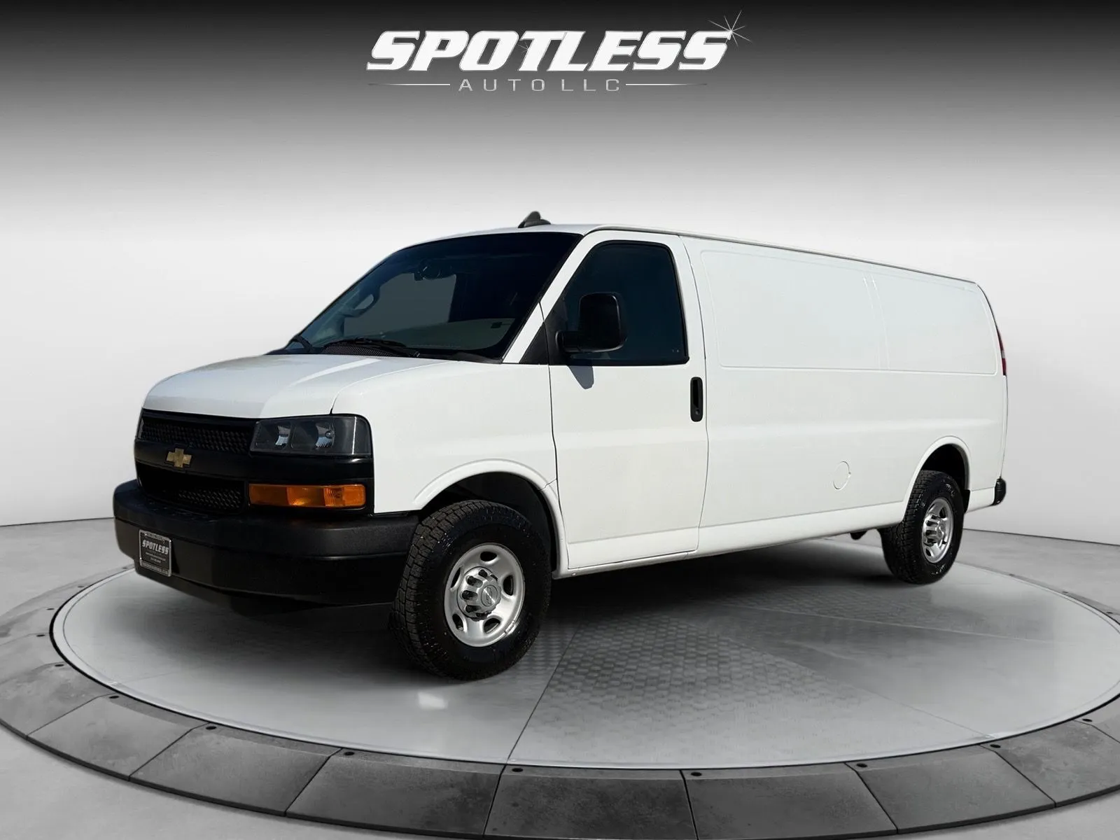 Chevrolet Express photo 10