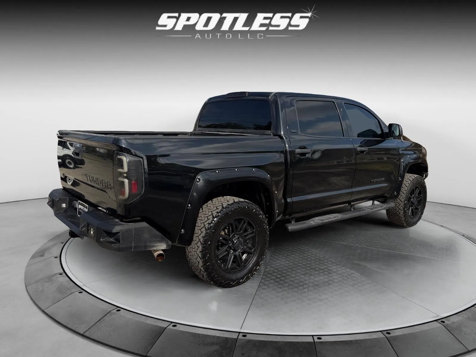 Toyota Tundra photo 9