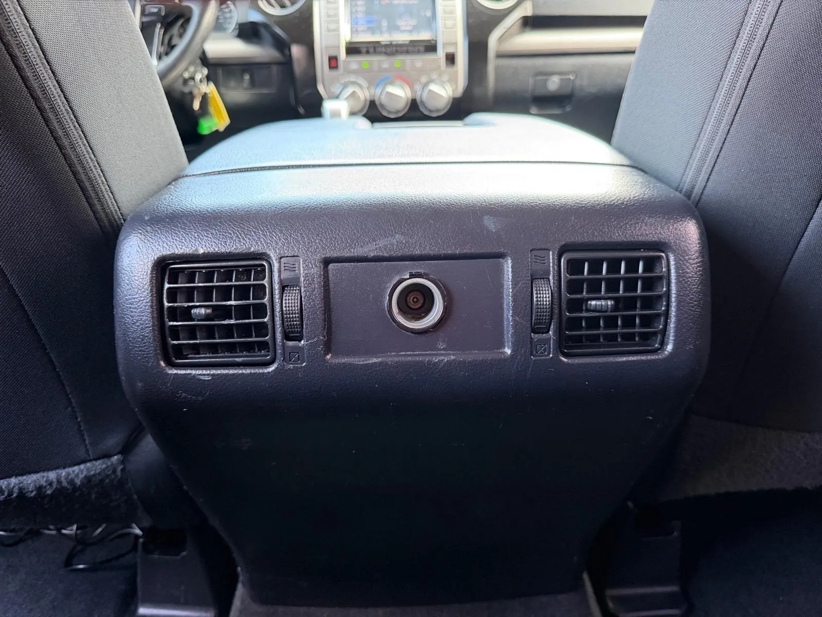 Toyota Tundra photo 26