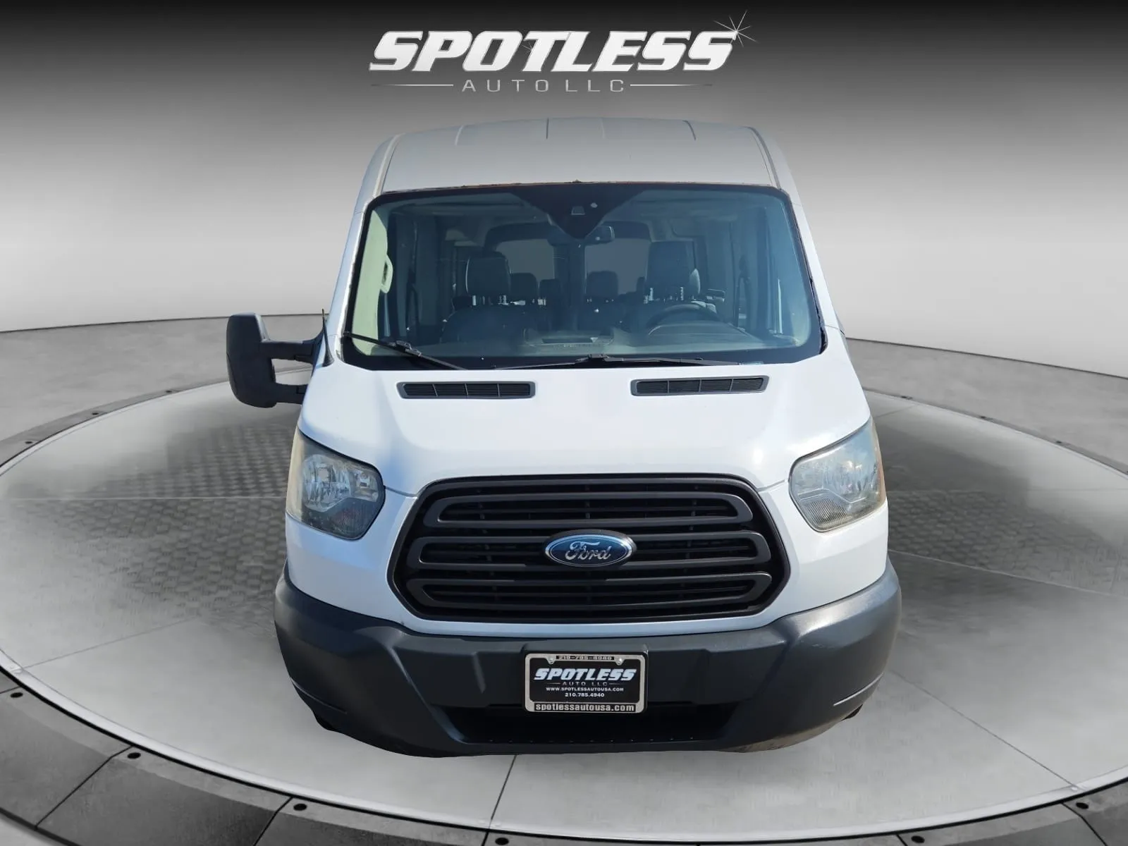 Ford Transit photo 5