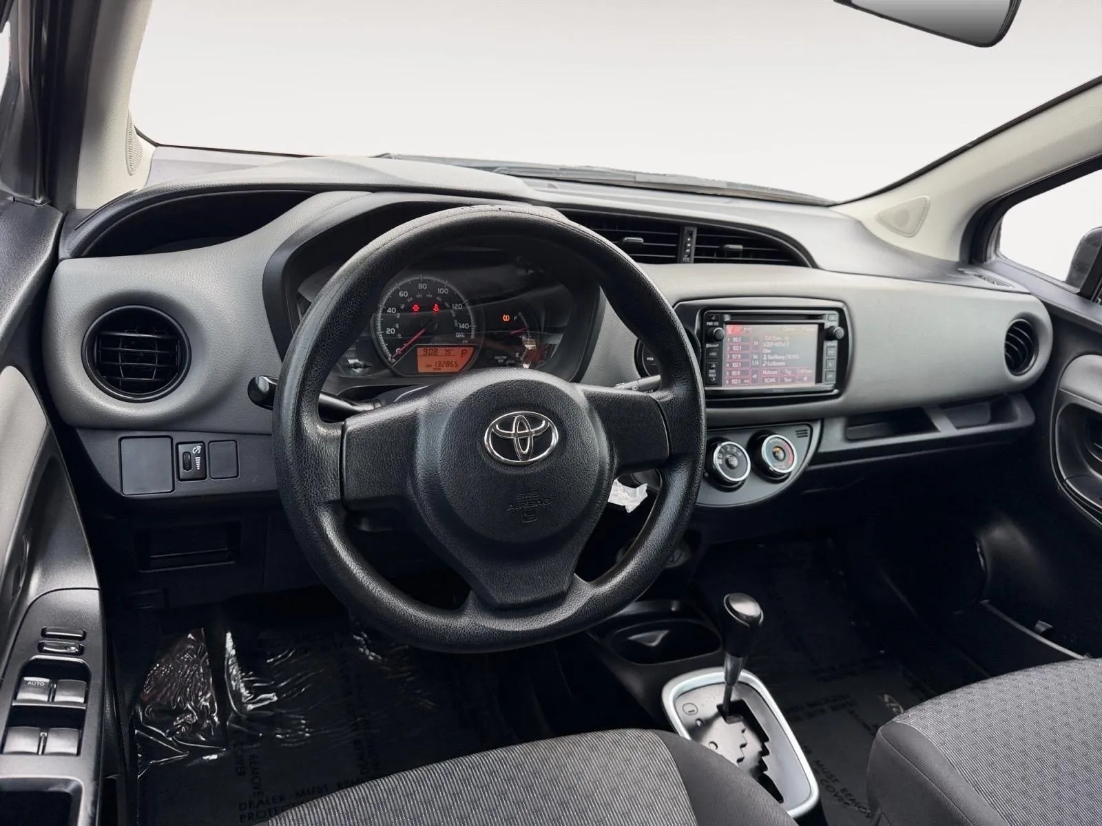 Toyota Yaris photo 21