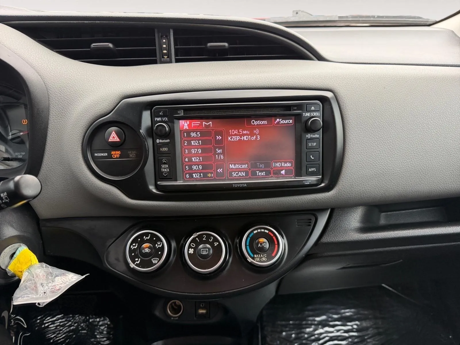 Toyota Yaris photo 22