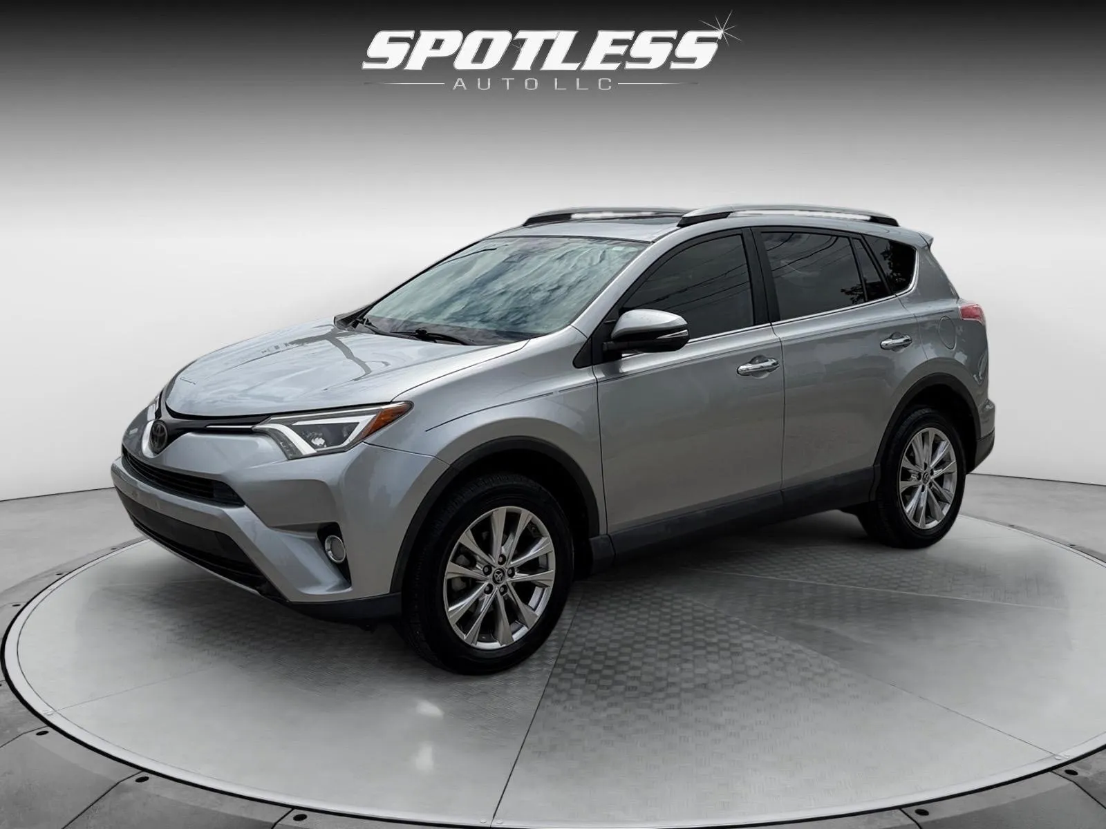 Silver 2018 Toyota RAV4 for sale in San Antonio, TX