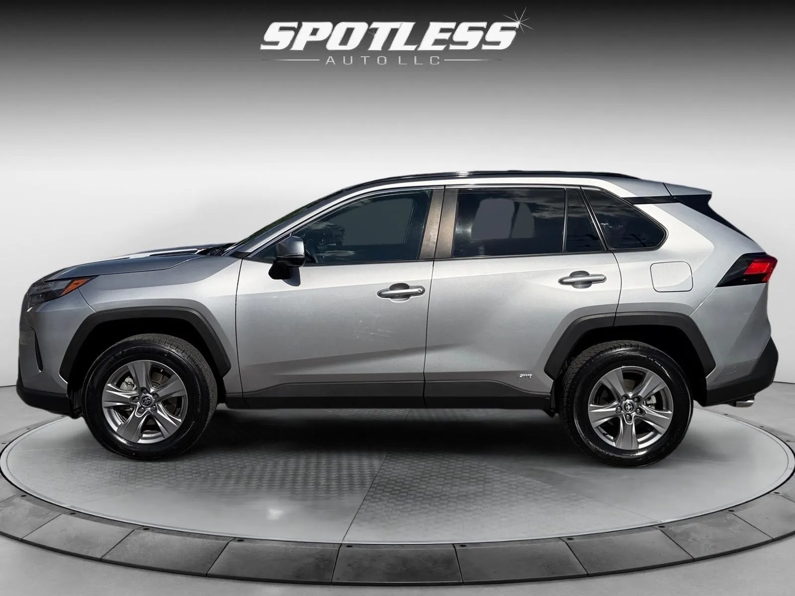 Toyota RAV4 photo 3