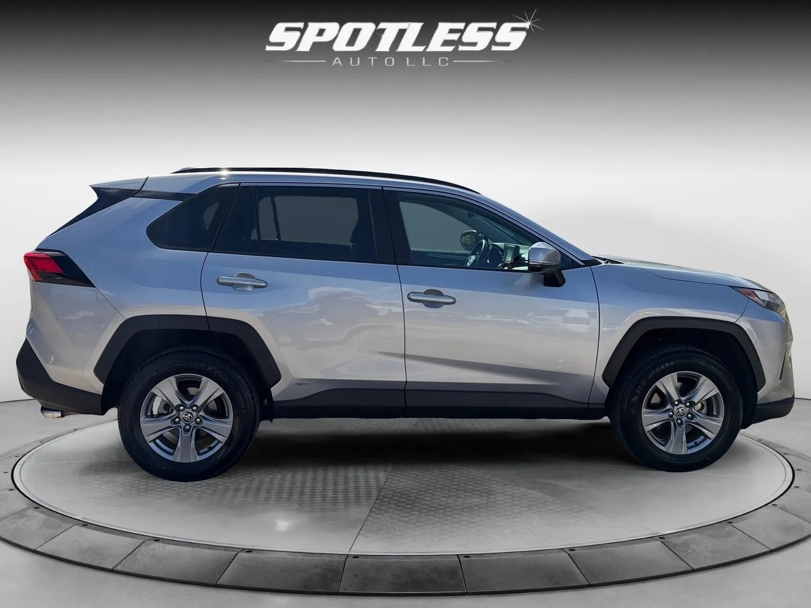 Toyota RAV4 photo 8