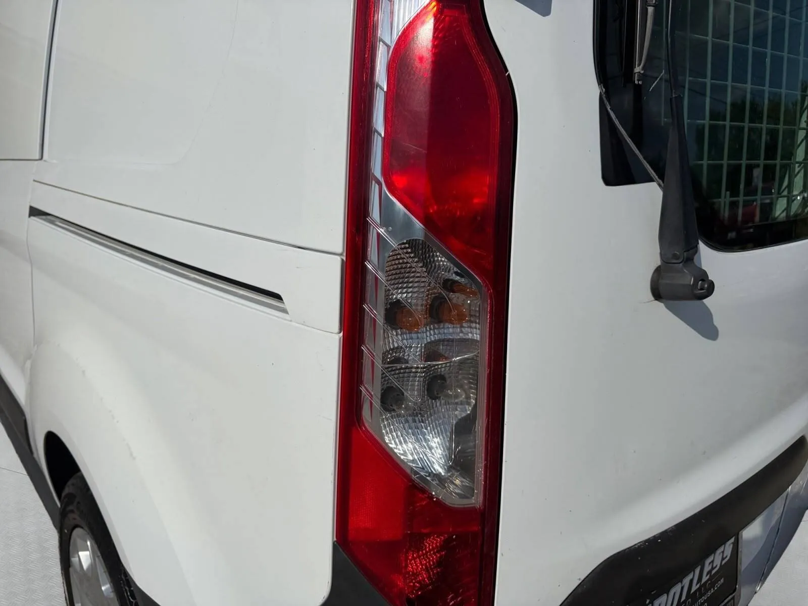 Ford Transit Connect photo 12