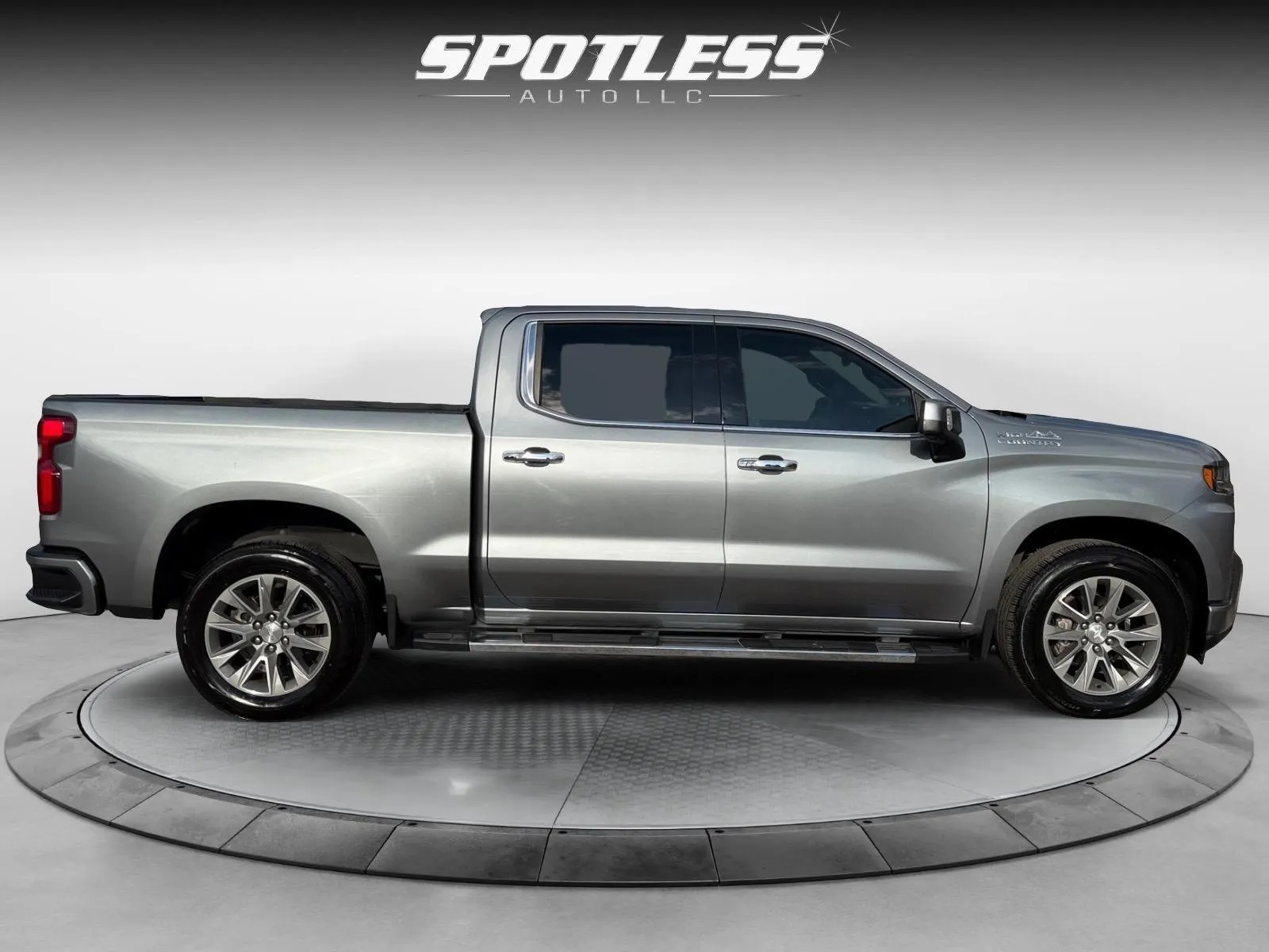 Chevrolet Silverado photo 8