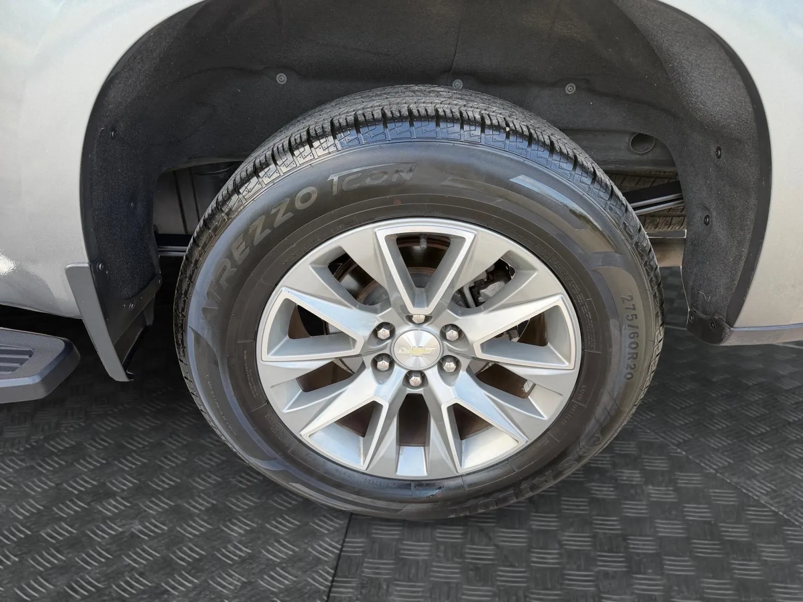 Chevrolet Silverado photo 14