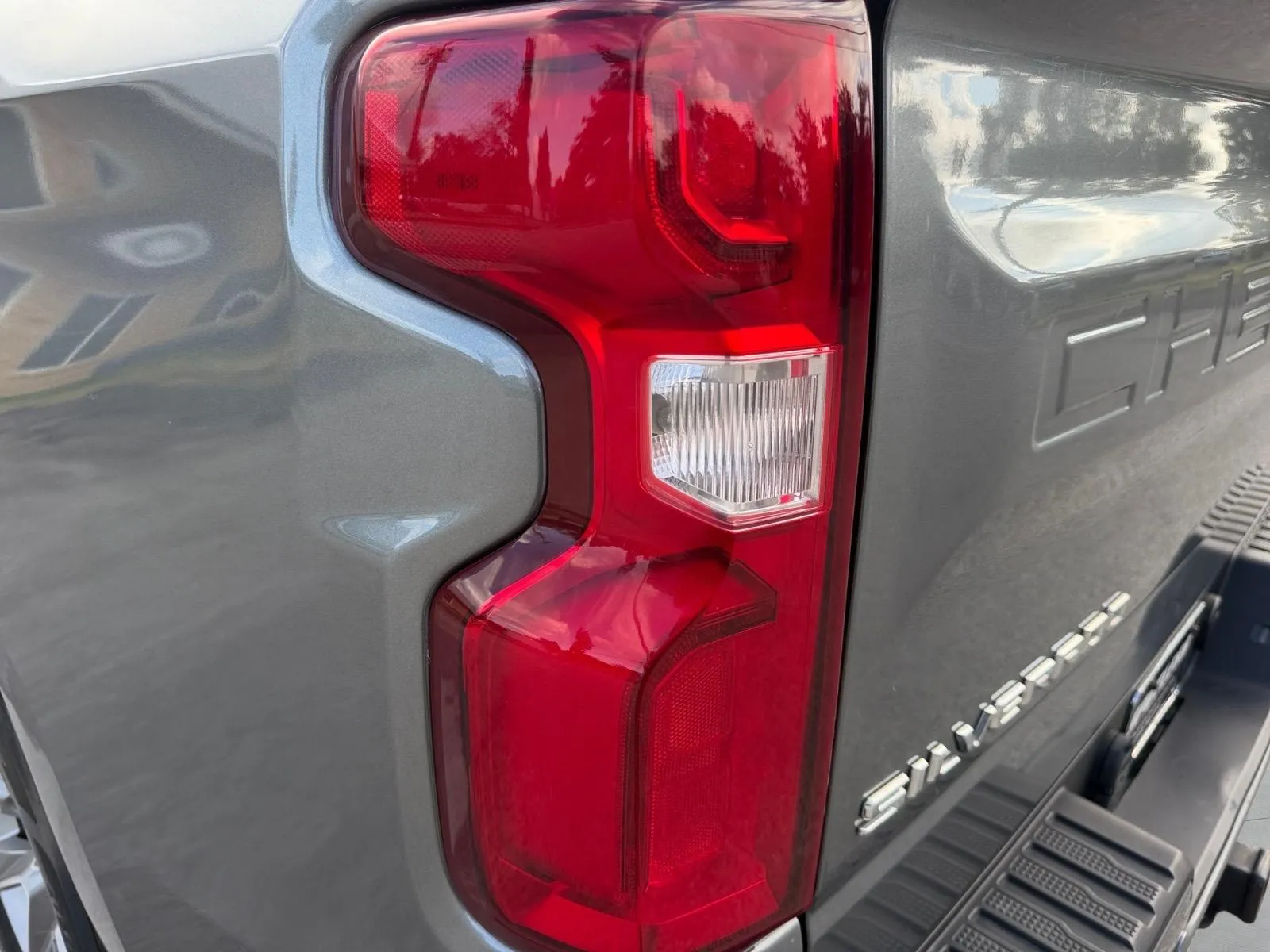 Chevrolet Silverado photo 13