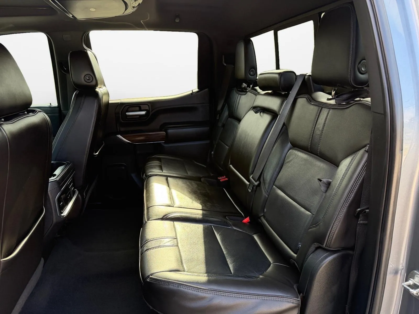 Chevrolet Silverado photo 22