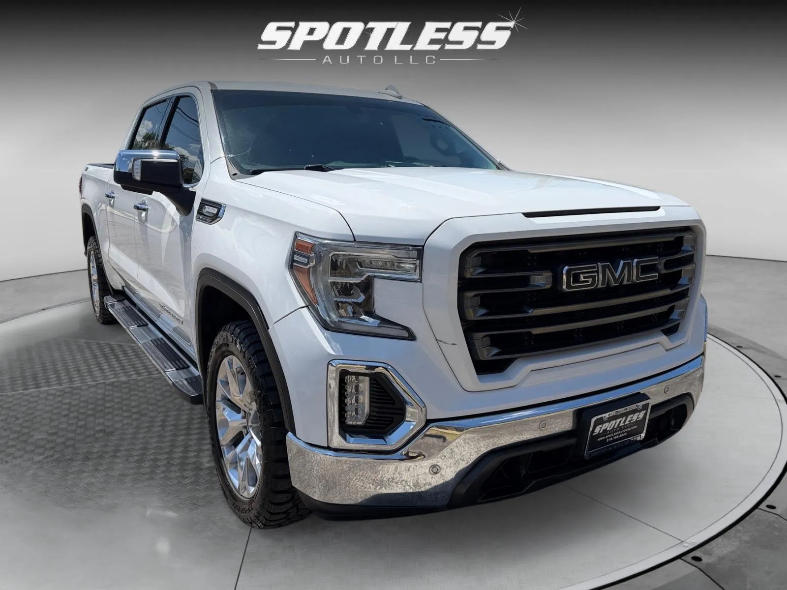 GMC Sierra photo 11