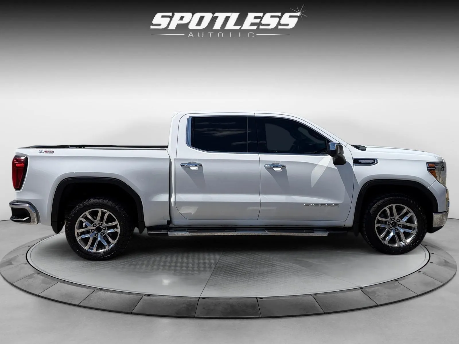 GMC Sierra photo 8
