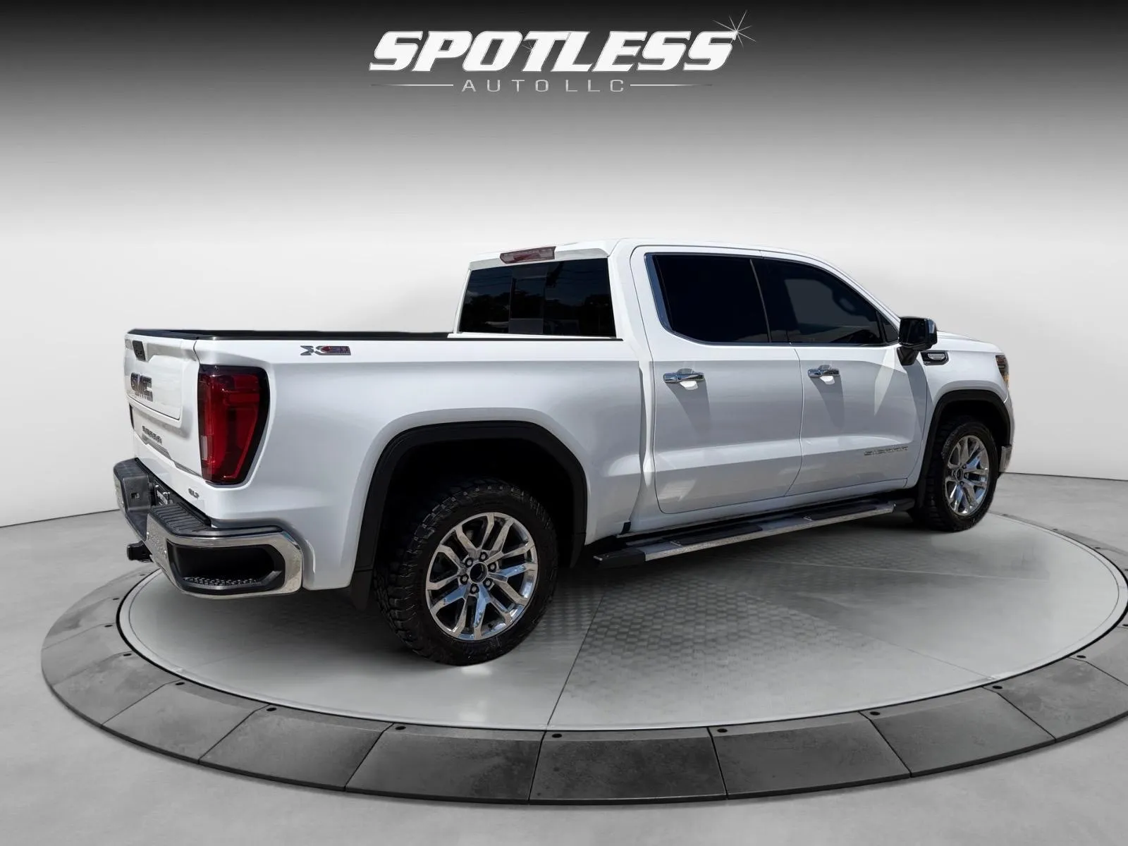 GMC Sierra photo 7