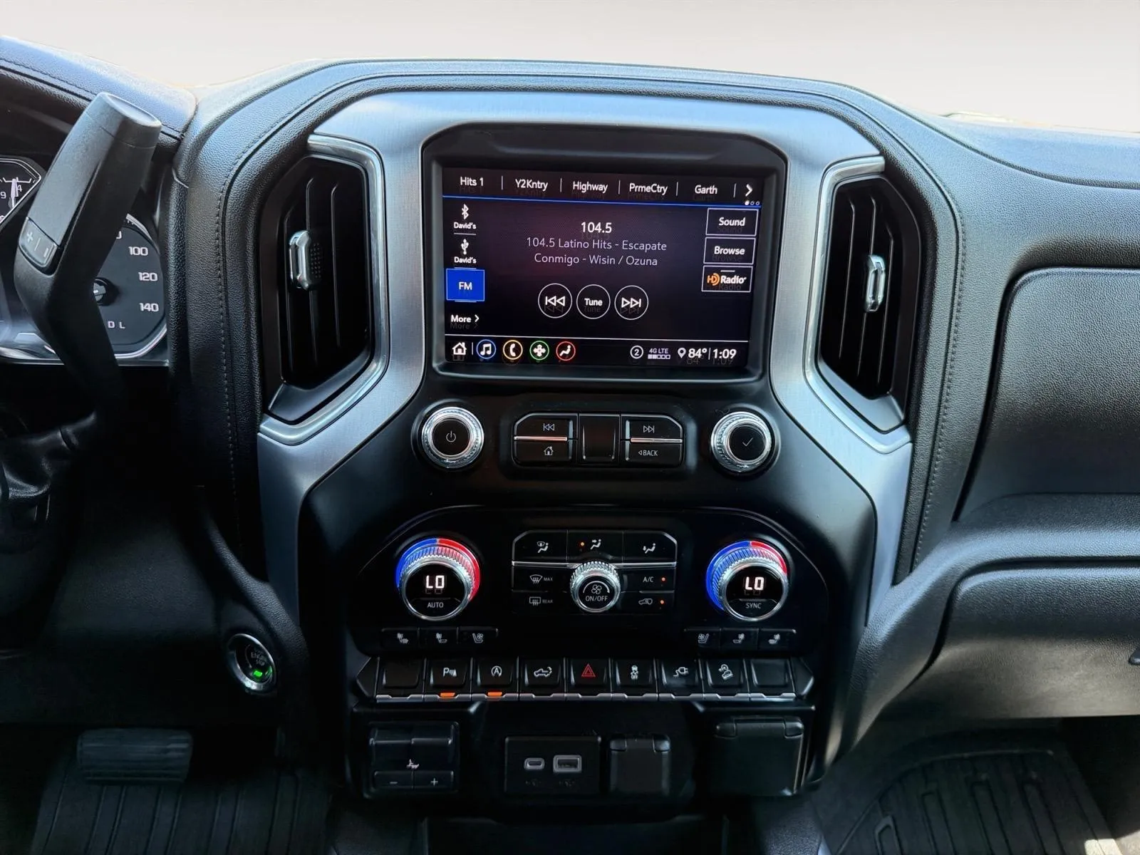 GMC Sierra photo 25