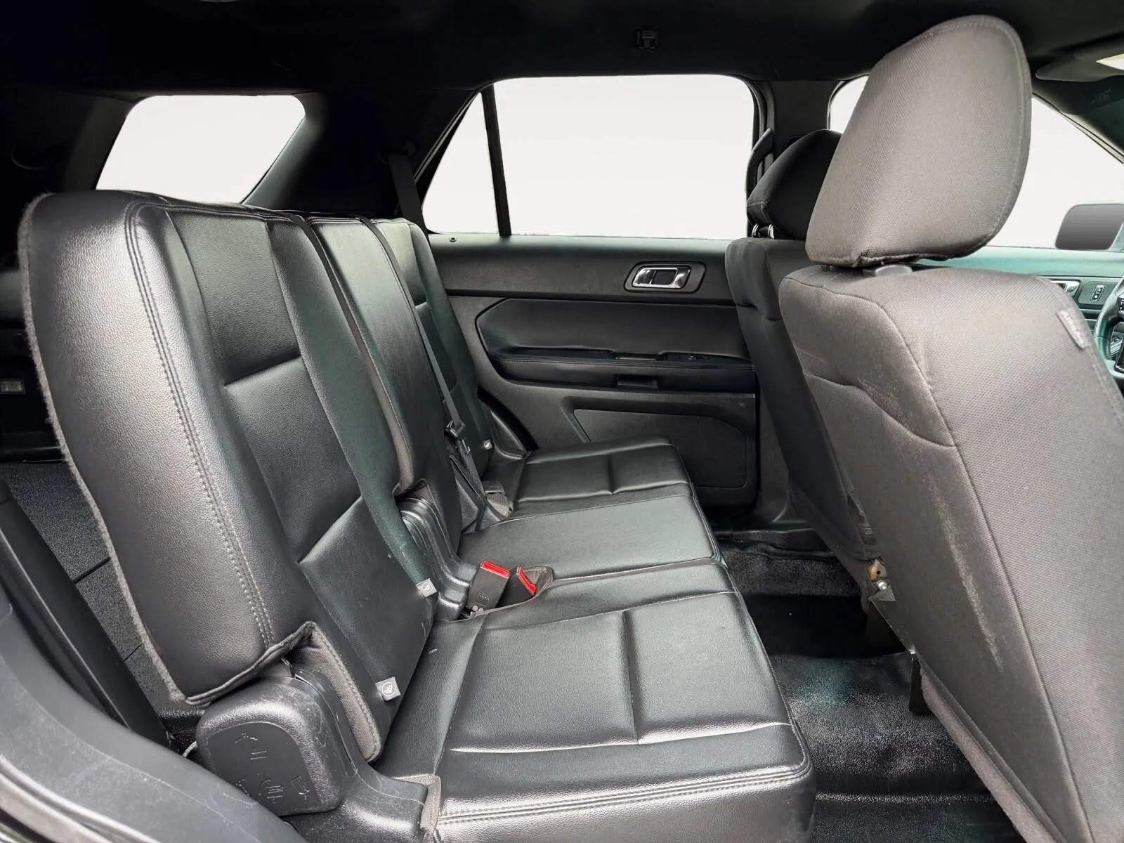 Ford Explorer photo 24