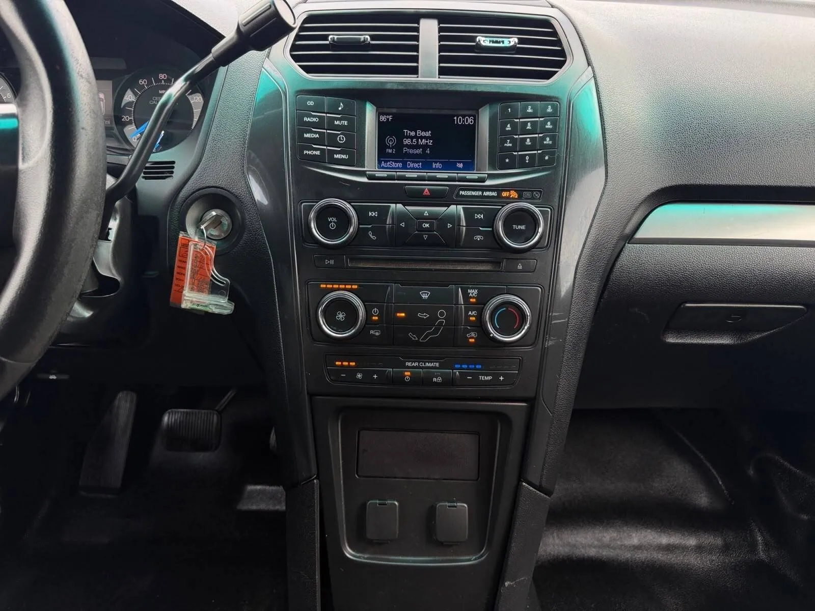 Ford Explorer photo 25