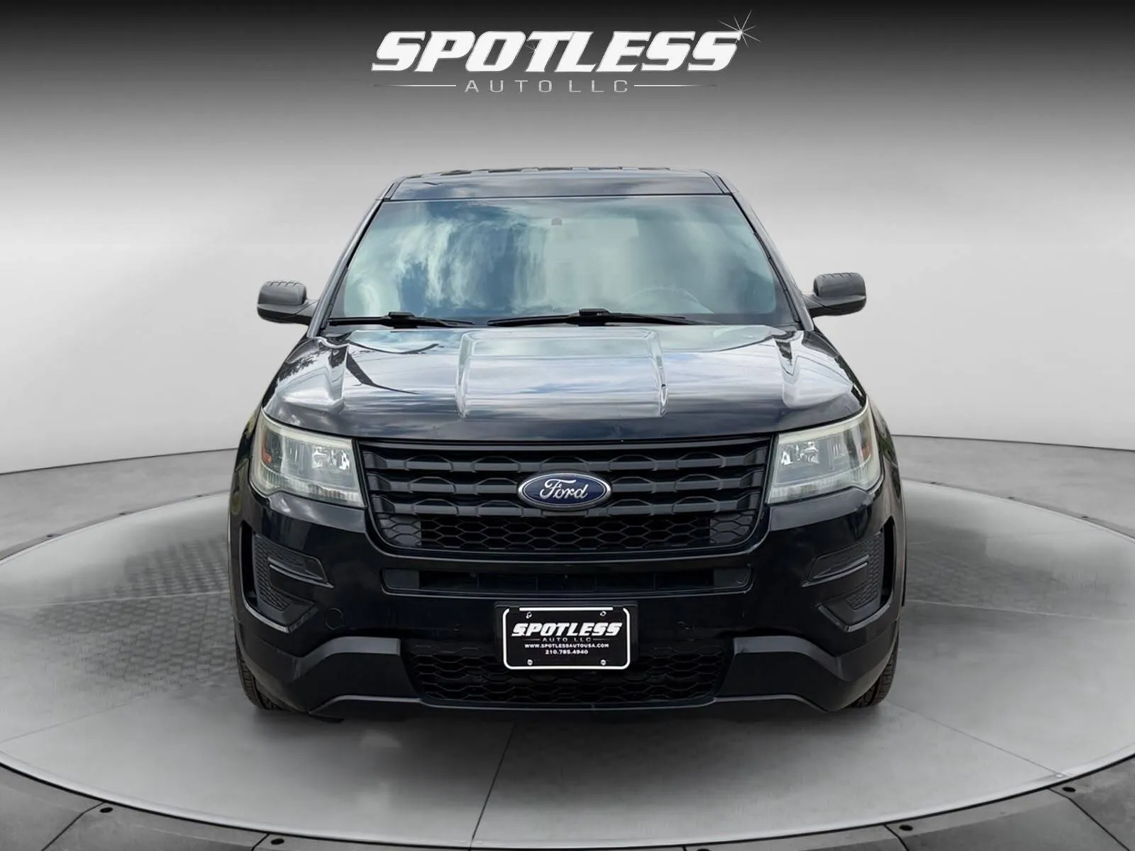 Ford Explorer photo 10