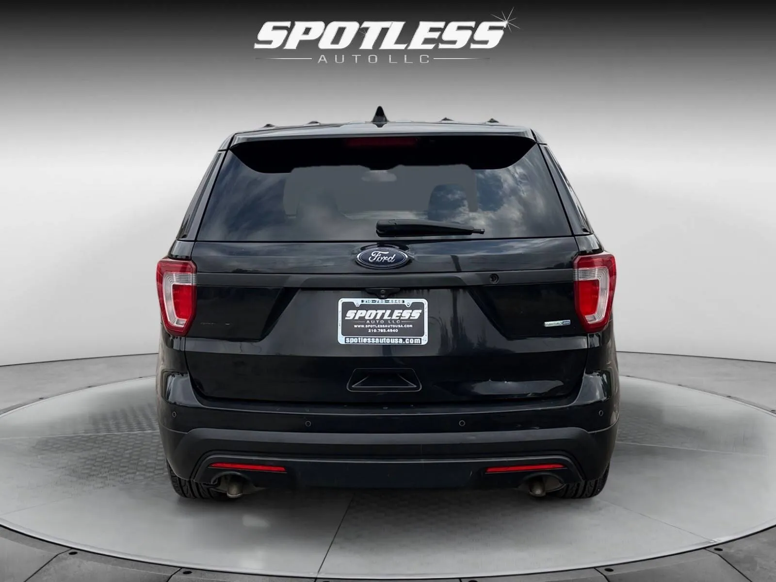 Ford Explorer photo 6