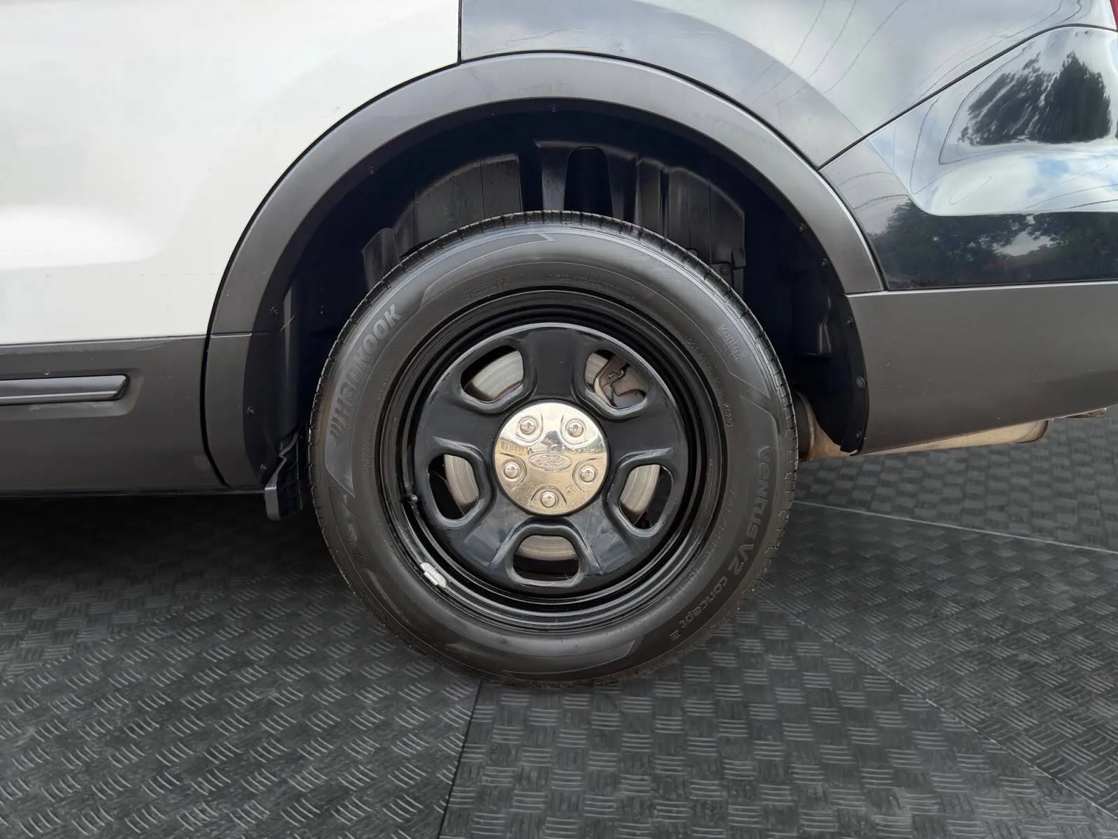 Ford Explorer photo 15